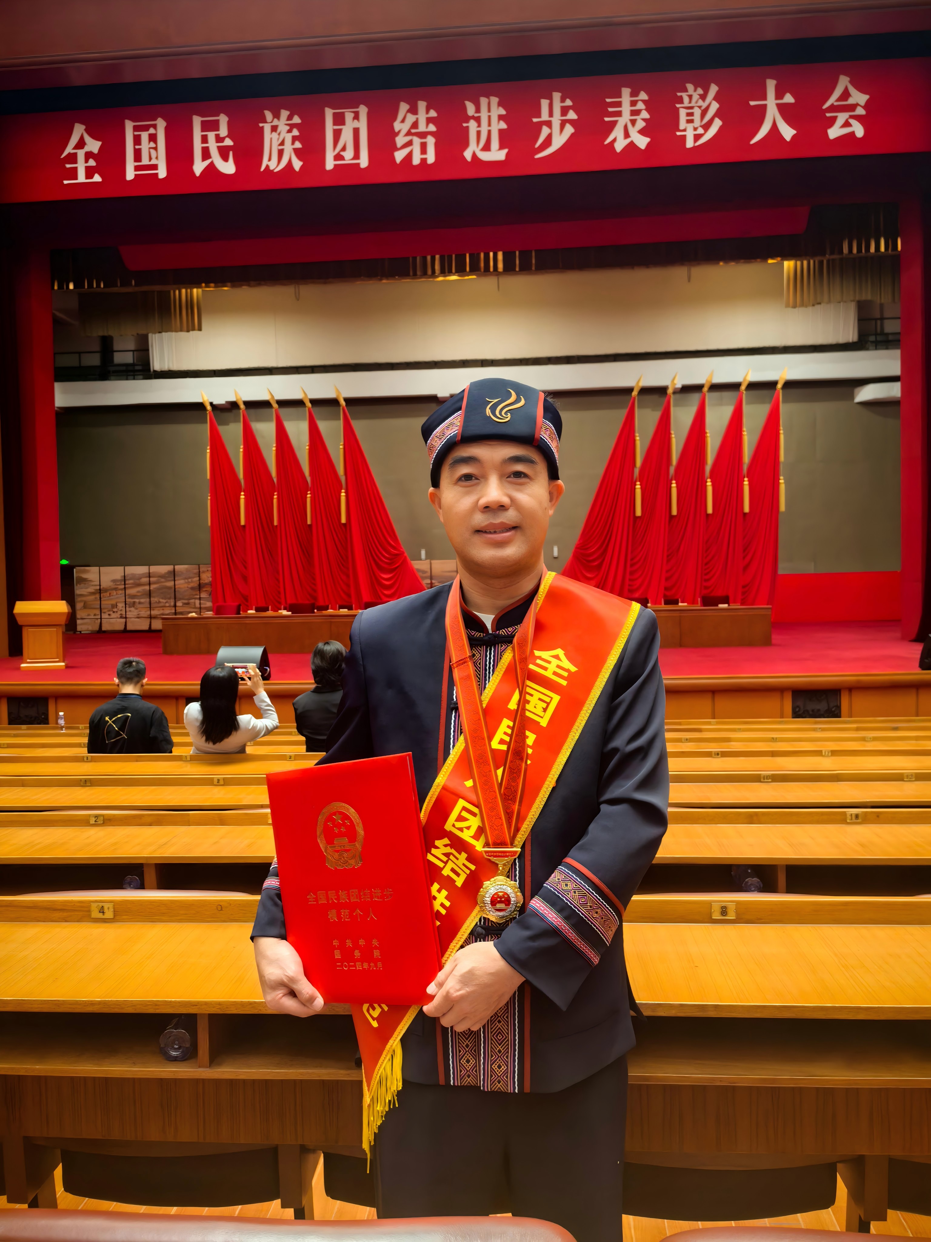 1、銀總獲獎圖片(1)